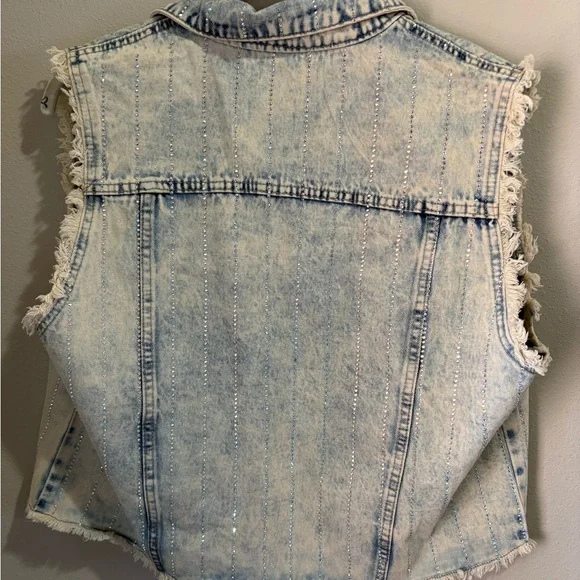 VeVeret Light Blue Denim Vest - Picture 5 of 10